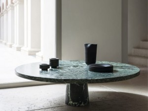 Agapecasa Eros runder Tisch aus Marmor.